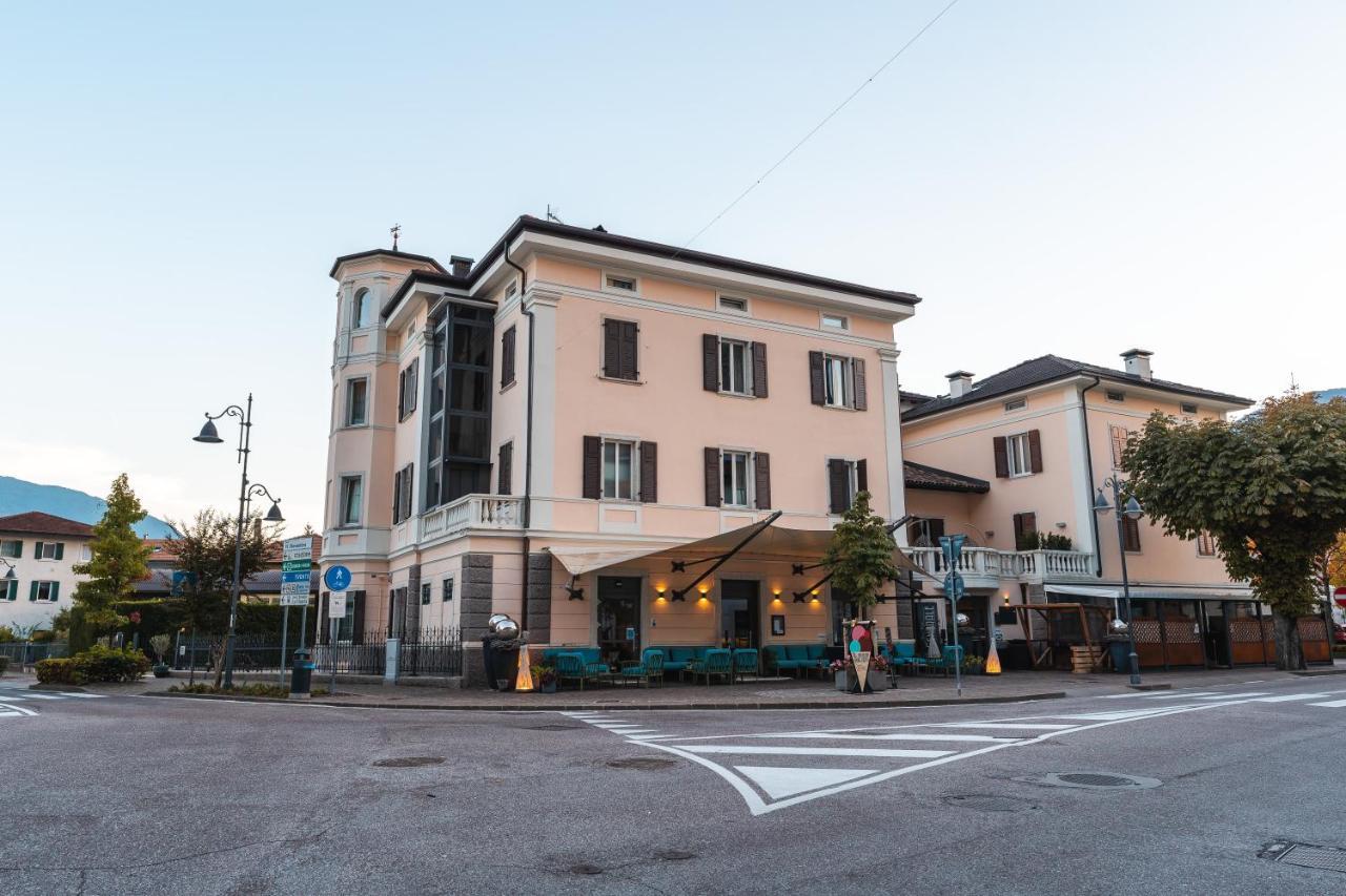 Albergo Caffe Centrale Медзокорона Экстерьер фото