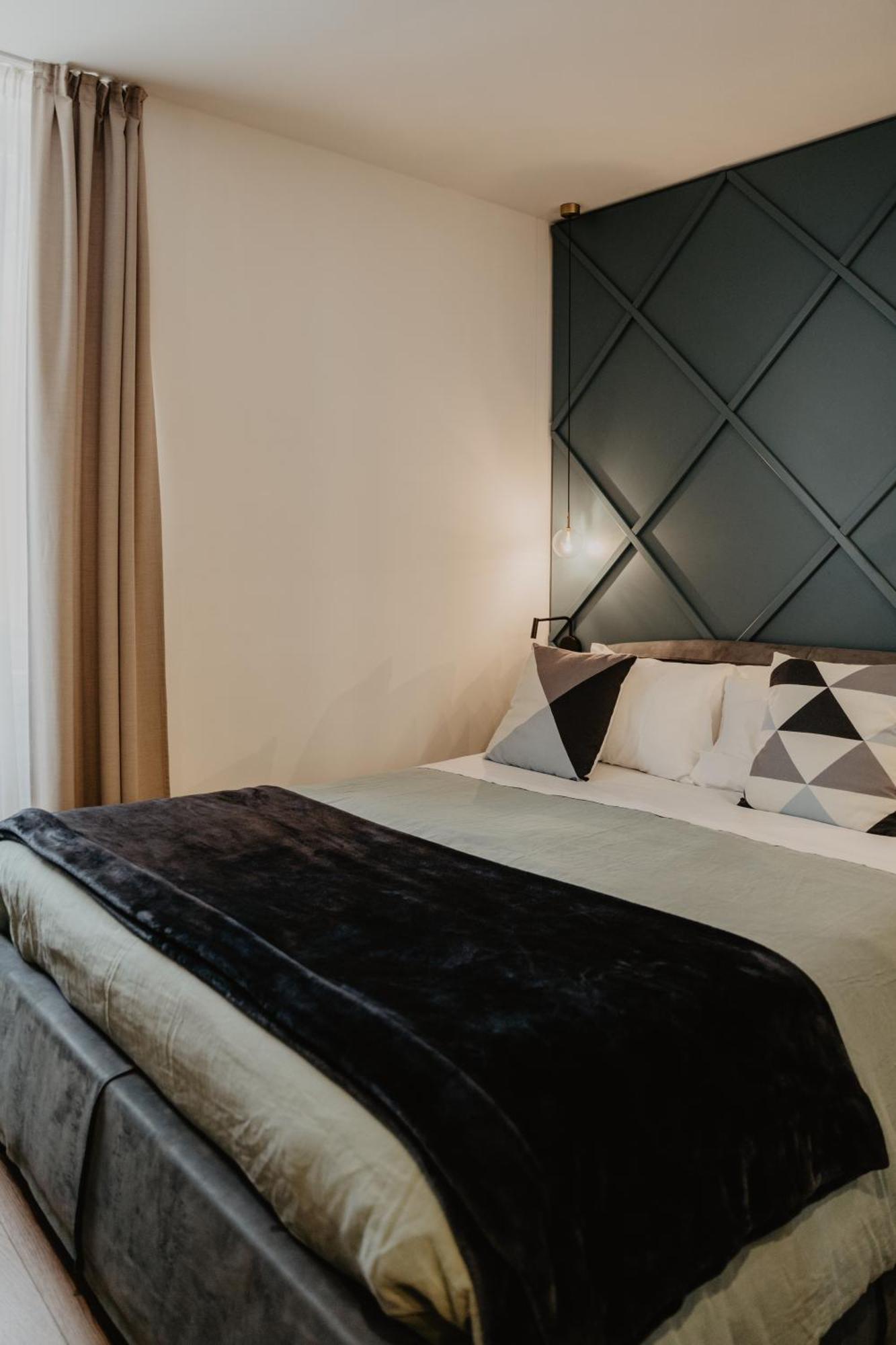 Albergo Caffe Centrale Медзокорона Экстерьер фото
