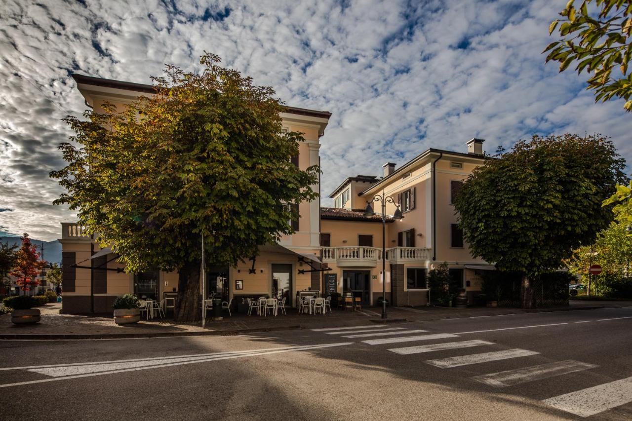 Albergo Caffe Centrale Медзокорона Экстерьер фото